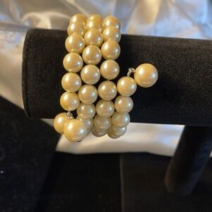 Avon (1992) Vintage Pearlesque Wrap Bracelet- Fits any size wrist
